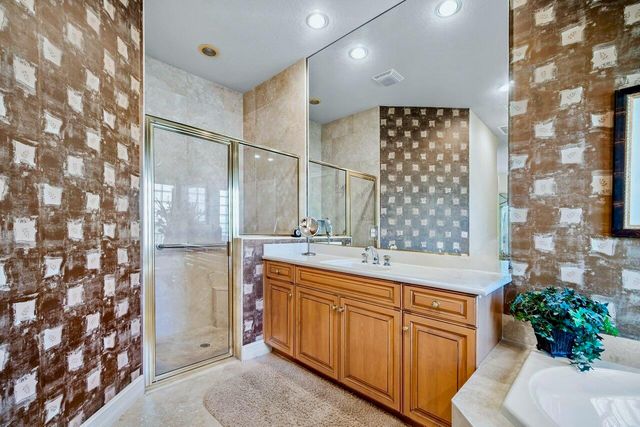 56 Island Drive, Boynton Beach, FL 33436