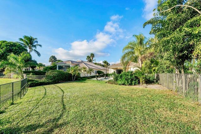 56 Island Drive, Boynton Beach, FL 33436
