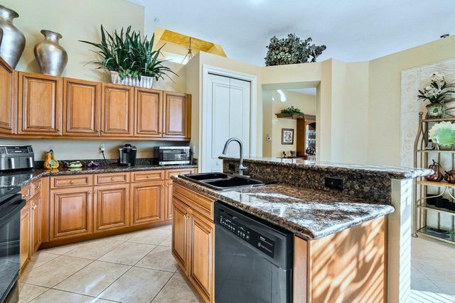 56 Island Drive, Boynton Beach, FL 33436