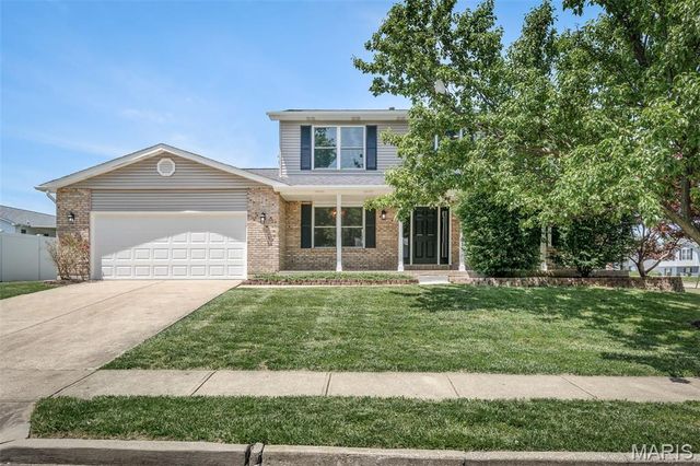 915 Hunter Chaise Drive, Wentzville, MO 63385