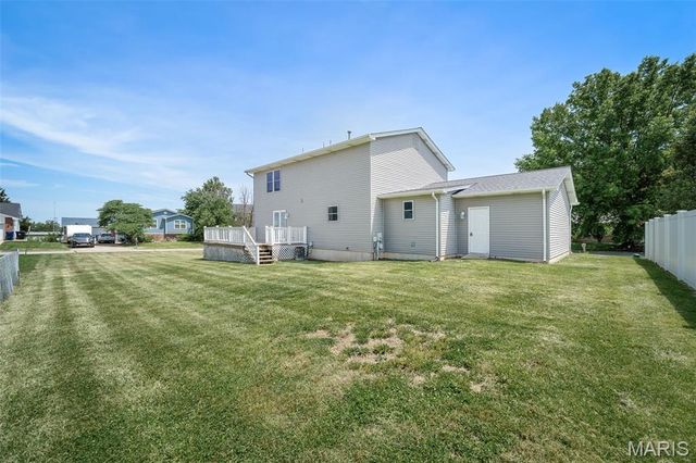 915 Hunter Chaise Drive, Wentzville, MO 63385