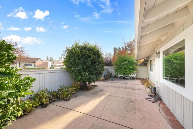 1317 Lake Blvd, Davis, CA 95616