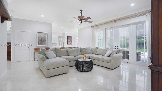 1606 Victoria Pointe Circle, Weston, FL 33327