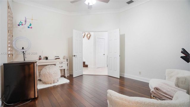 1606 Victoria Pointe Circle, Weston, FL 33327
