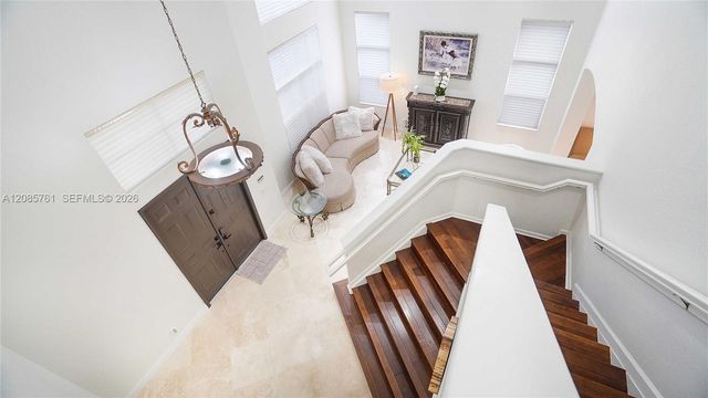 1606 Victoria Pointe Circle, Weston, FL 33327