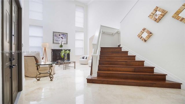 1606 Victoria Pointe Circle, Weston, FL 33327