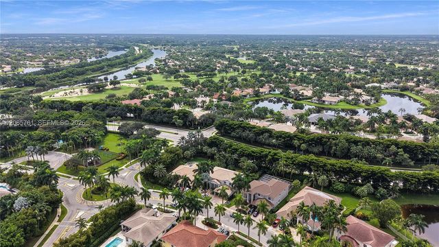1606 Victoria Pointe Circle, Weston, FL 33327