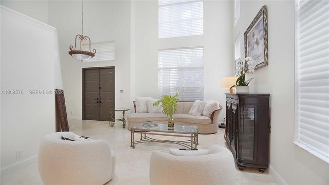1606 Victoria Pointe Circle, Weston, FL 33327