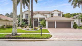 1606 Victoria Pointe Circle, Weston, FL 33327
