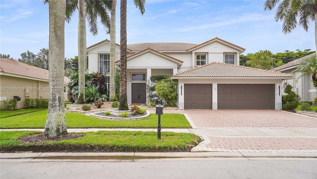 1606 Victoria Pointe Circle, Weston, FL 33327