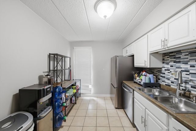 6490 N Northwest Highway 1C, Chicago, IL 60631