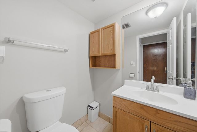 6490 N Northwest Highway 1C, Chicago, IL 60631