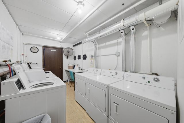 6490 N Northwest Highway 1C, Chicago, IL 60631