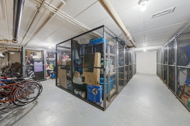 6490 N Northwest Highway 1C, Chicago, IL 60631