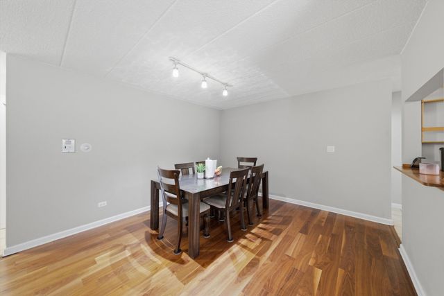 6490 N Northwest Highway 1C, Chicago, IL 60631