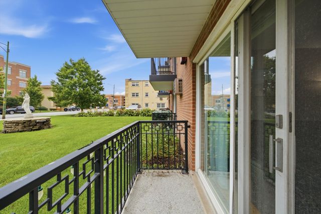 6490 N Northwest Highway 1C, Chicago, IL 60631