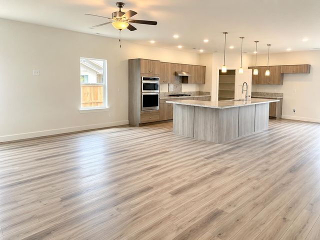 3802 Via Capitola, Madera, CA 93637