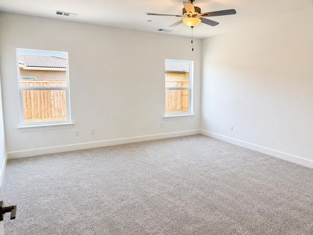 3802 Via Capitola, Madera, CA 93637