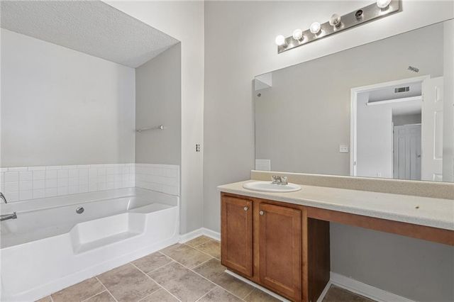 531 Jake Trail, Jonesboro, GA 30238