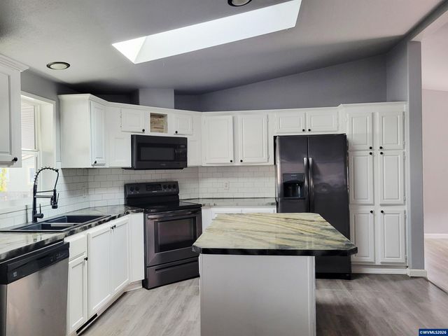 4722 Wyoming Cir NE, Salem, OR 97305