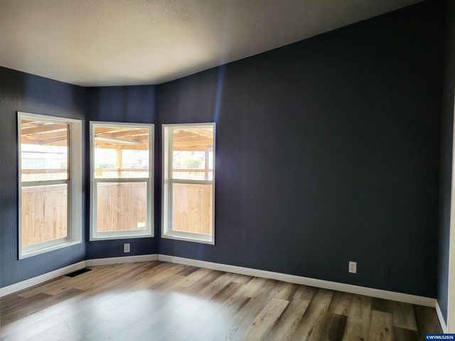 4722 Wyoming Cir NE, Salem, OR 97305