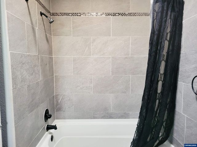 4722 Wyoming Cir NE, Salem, OR 97305