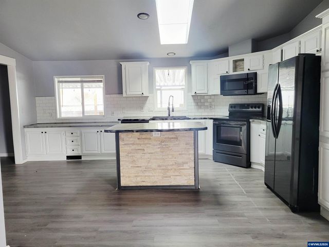 4722 Wyoming Cir NE, Salem, OR 97305