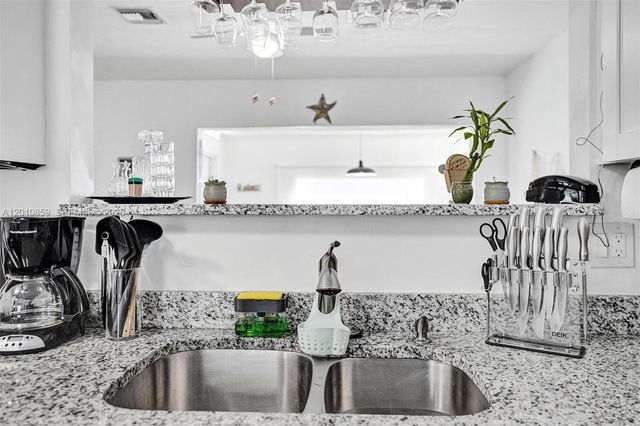 101 SW 22nd Ave 0, Fort Lauderdale, FL 33312
