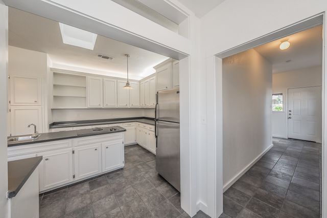 2412 Kenley Street, Fort Worth, TX 76107