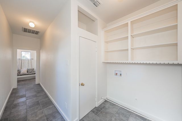 2412 Kenley Street, Fort Worth, TX 76107