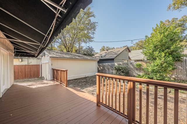 2412 Kenley Street, Fort Worth, TX 76107