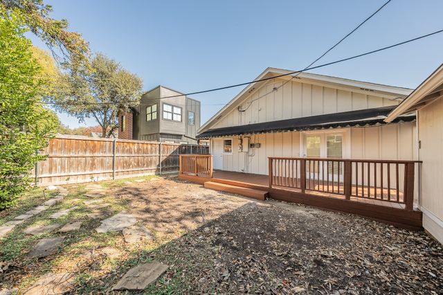 2412 Kenley Street, Fort Worth, TX 76107