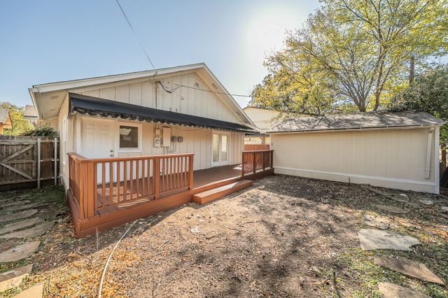 2412 Kenley Street, Fort Worth, TX 76107