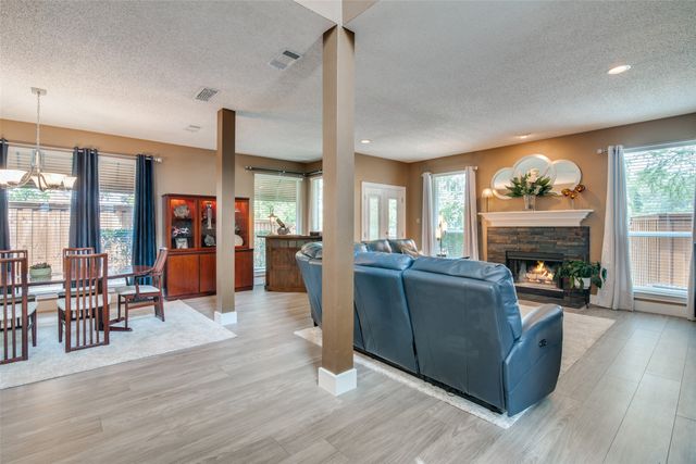 9428 Blue Jay Way, Irving, TX 75063