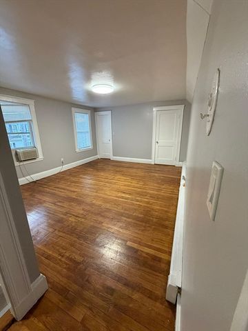 9 Gordon St 12B, Framingham, MA 01702