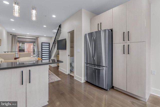 2215 LEAGUE ST, Philadelphia, PA 19146
