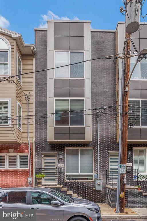 2215 LEAGUE ST, Philadelphia, PA 19146