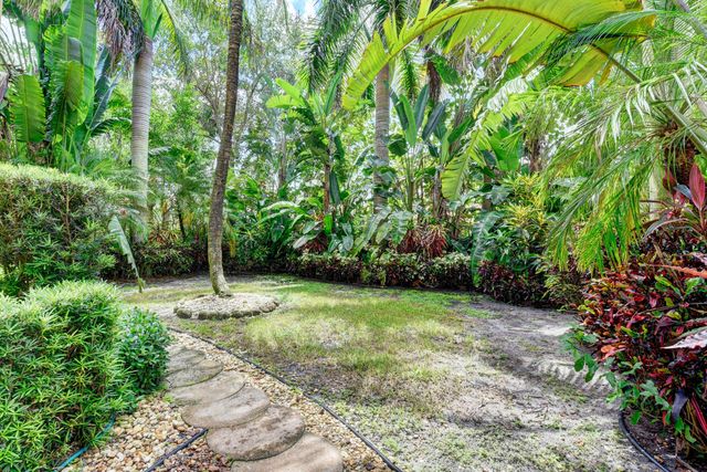 8957 Sandy Crest Lane, Boynton Beach, FL 33473
