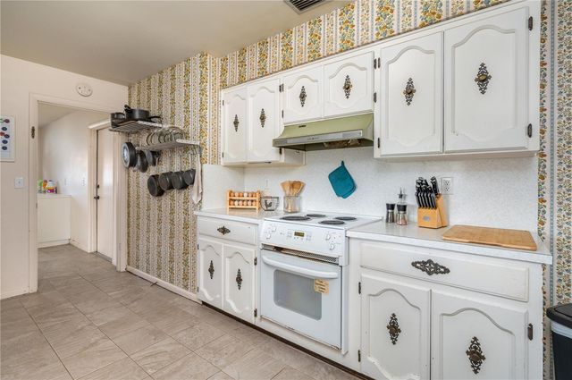 136 LAKE RING DRIVE, Winter Haven, FL 33884