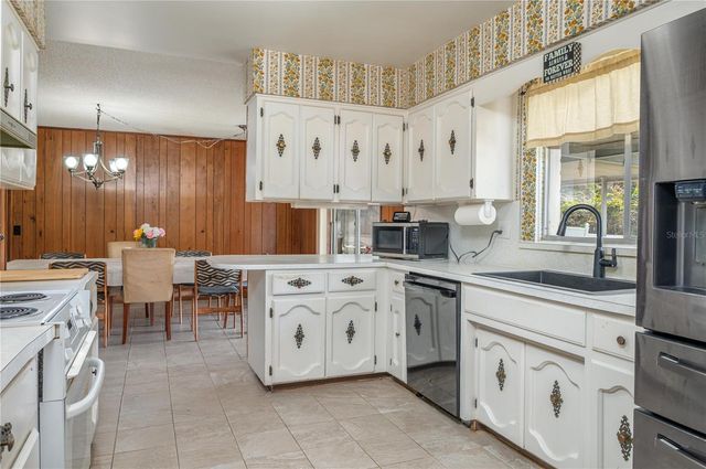136 LAKE RING DRIVE, Winter Haven, FL 33884