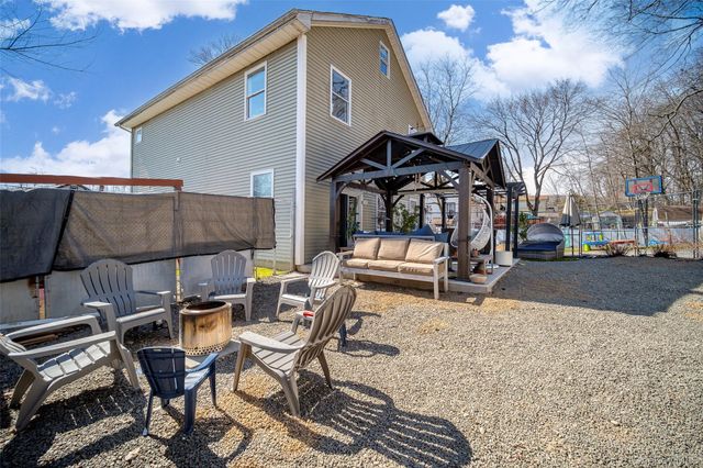 11 Grove Street, Highland, NY 12528