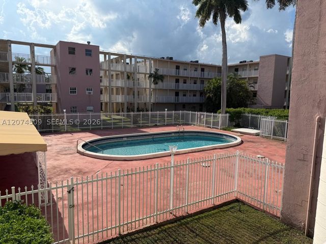 2800 NW 56th Ave E206, Lauderhill, FL 33313