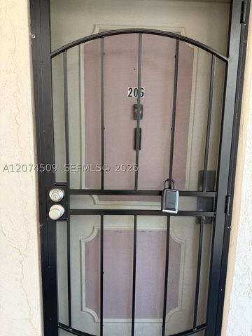 2800 NW 56th Ave E206, Lauderhill, FL 33313