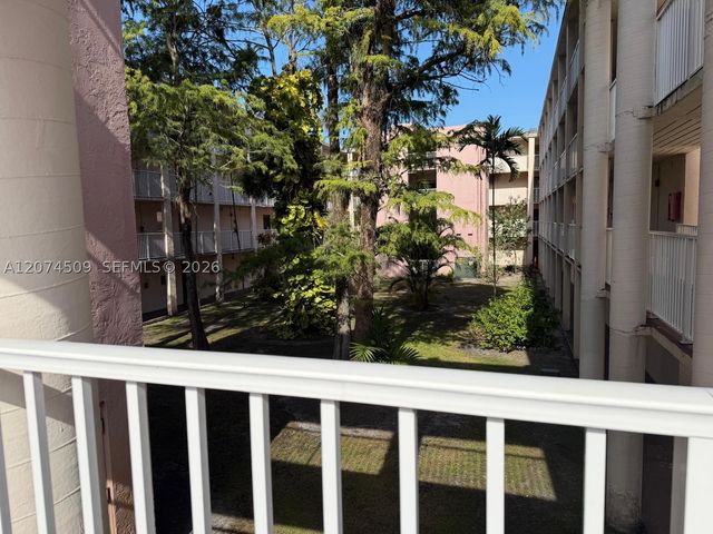 2800 NW 56th Ave E206, Lauderhill, FL 33313