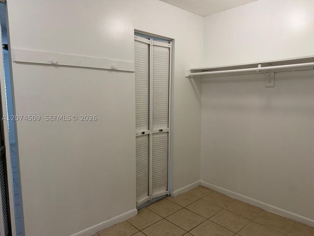 2800 NW 56th Ave E206, Lauderhill, FL 33313