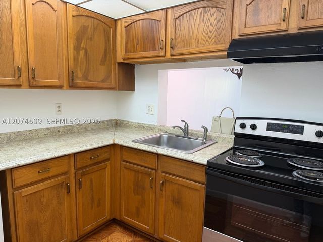 2800 NW 56th Ave E206, Lauderhill, FL 33313
