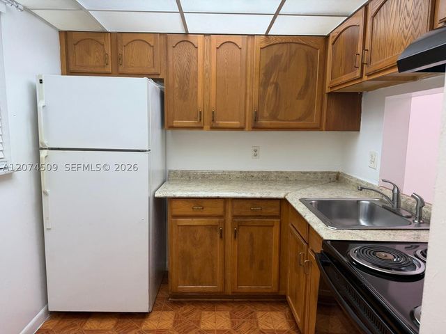 2800 NW 56th Ave E206, Lauderhill, FL 33313