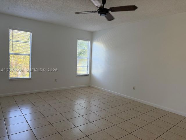 2800 NW 56th Ave E206, Lauderhill, FL 33313