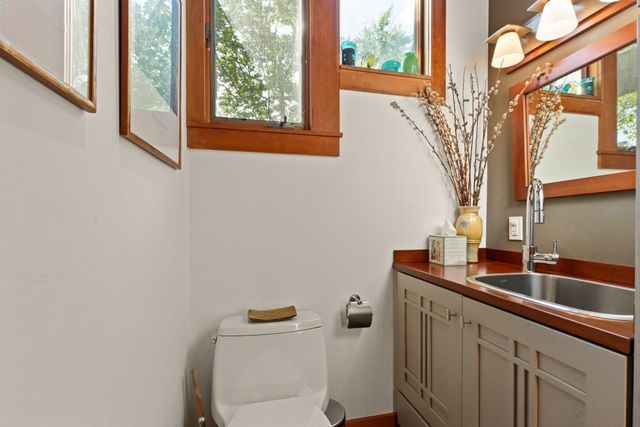 32 Hawthorn St 1, Cambridge, MA 02138