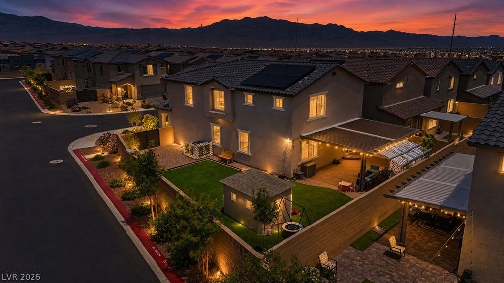 10981 Fennel Avenue, Las Vegas, NV 89166 — exterior